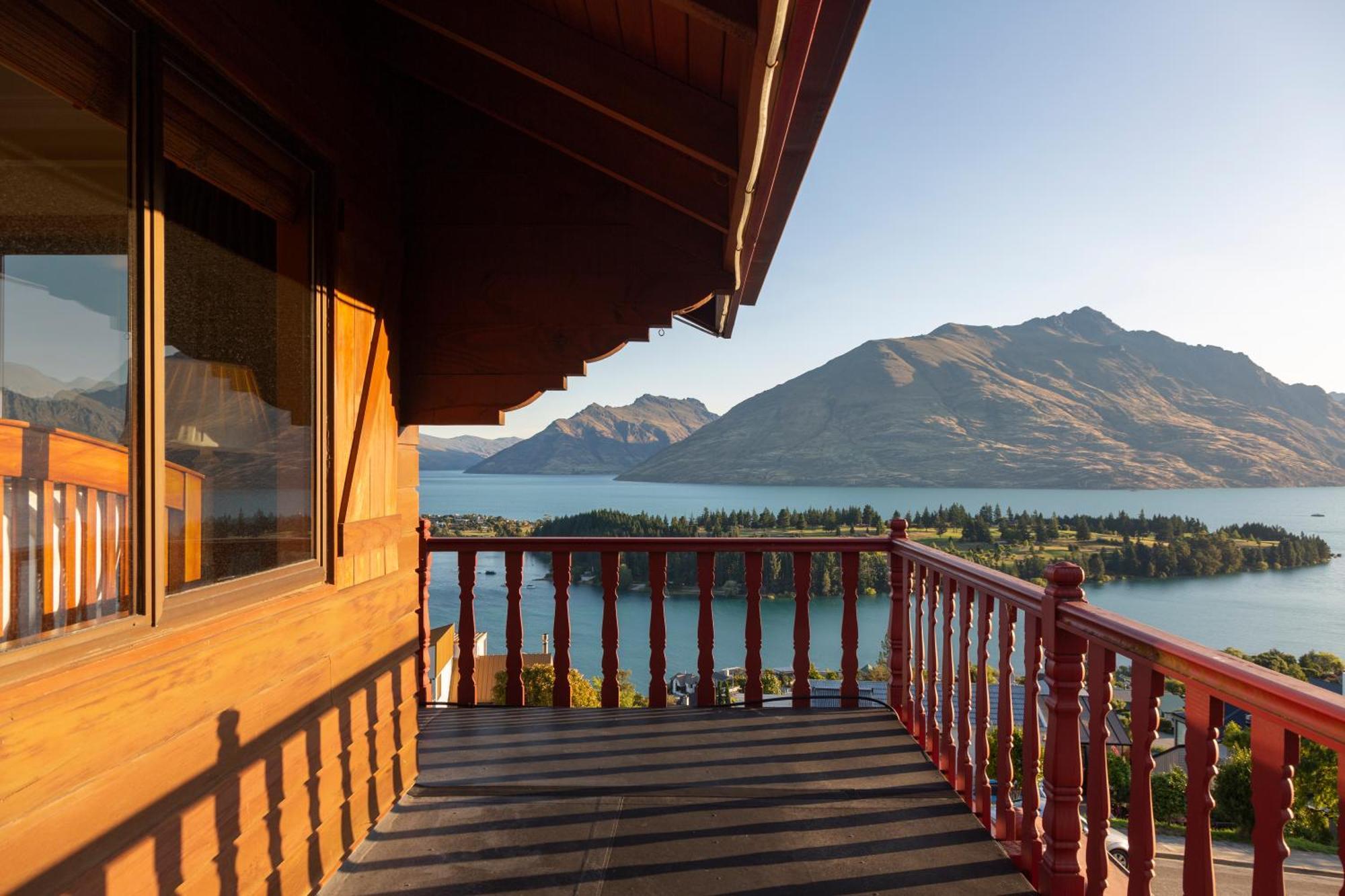 Matterhorn Lodge By Sotheby'S Luxury Rental Homes Квинстаун Экстерьер фото